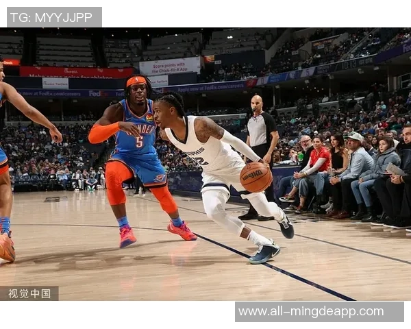 黄蜂34号秀卡尔克布伦纳表现亮眼6中4斩获11分7篮板2抢断1盖帽值得期待