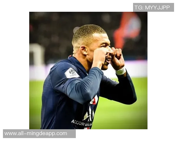 谢尔赛季表现亮眼268分钟贡献3球3助每45分钟参与1球展现高效进攻能力 谢尔赛季表现亮眼268分钟贡献3球3助每45分钟参与1球展现高效进攻能力