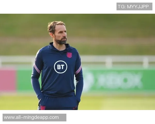 英国业余队前锋比赛中尝试修大灯却因缺工具未能成功