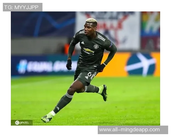 博格巴社交媒体分享观战照片期待复出对阵尤文时刻到来